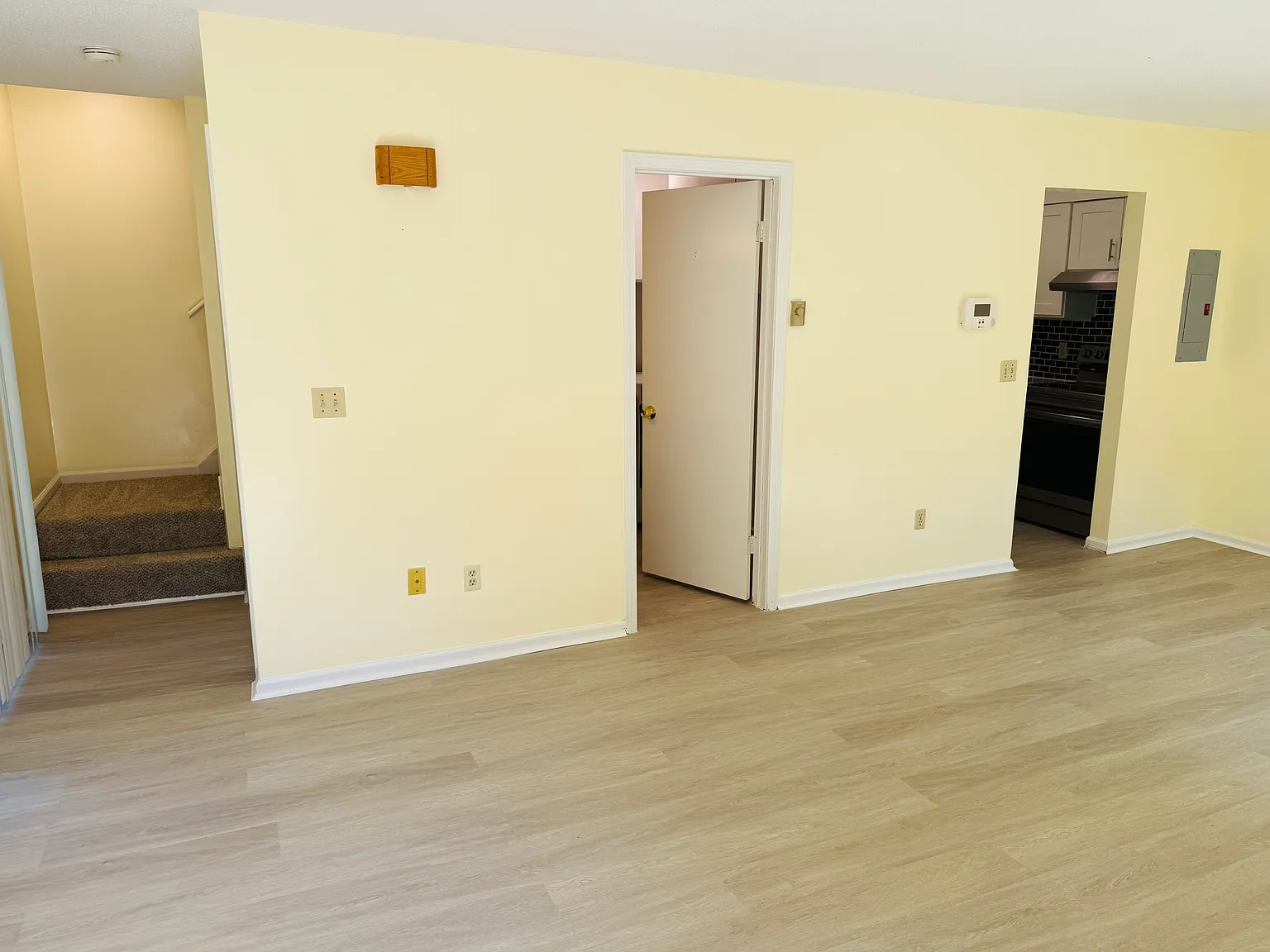 2 bed, 880 sqft, $1,800 — Photo 4