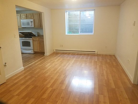 3rd image of 215 Inez St