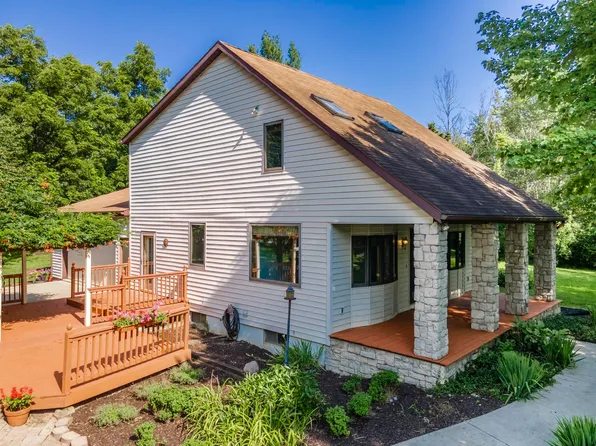 1929 Kroemer Rd, Fort Wayne, IN 46808