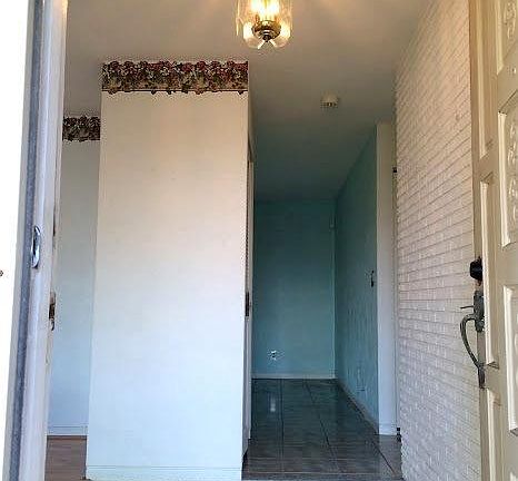 2nd image of 16 Tipperary Ln
