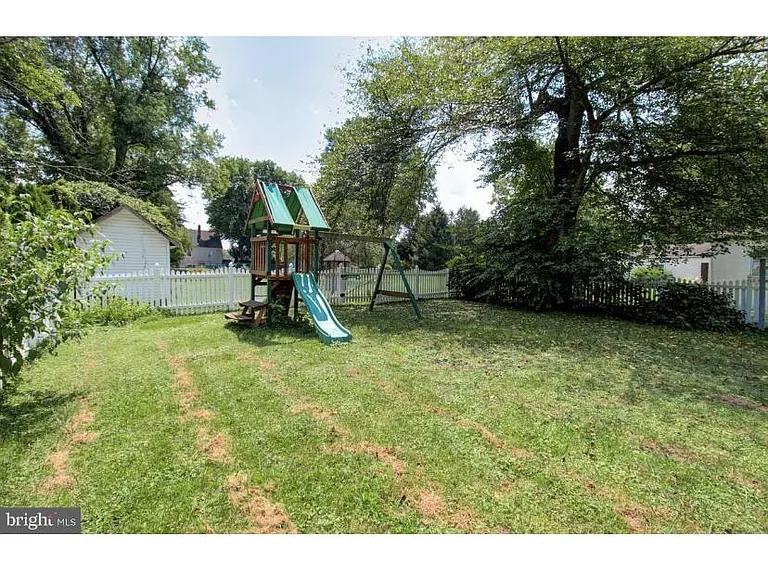 830 Lower Ferry Rd — Photo 23