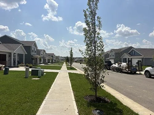 4 bed, 2.5 bath, 2084 sqft, $2,625 — Photo 3