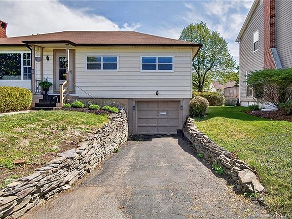 2nd image of 90 Bayview Dr
