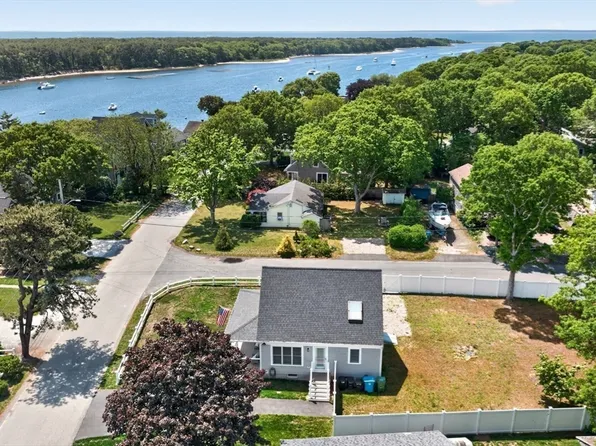 245 Edgewater Dr W, East Falmouth, MA 02536