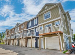 113 N Indigo Ln, Chestermere, AB T1X0E5