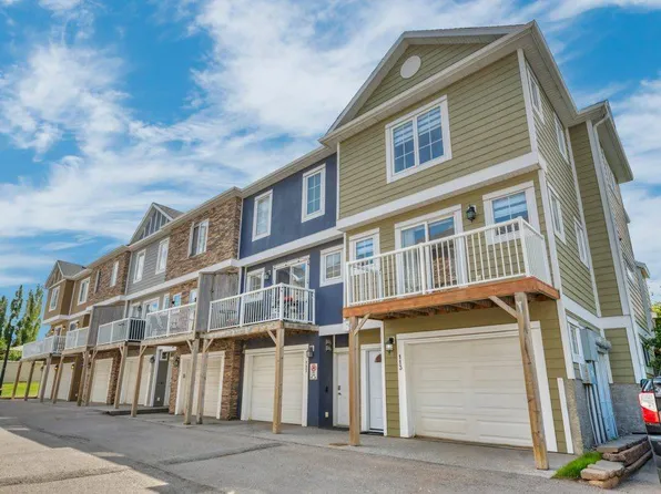 113 N Indigo Ln, Chestermere, AB T1X 0E5