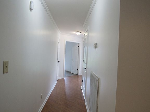 4th image of 548 Cooper Dr