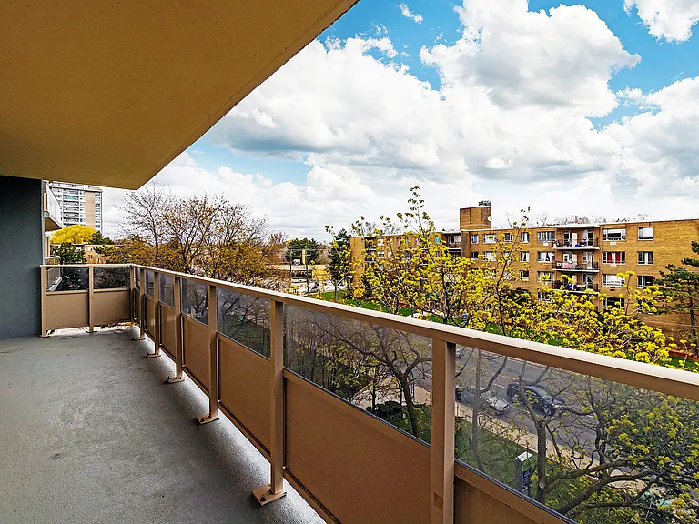 2900 Bathurst St — Photo 15