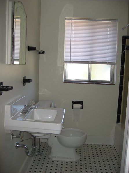 1st image of 830 Saint Clair St APT A