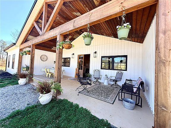 4th image of 411 Sweetwater Club Dr