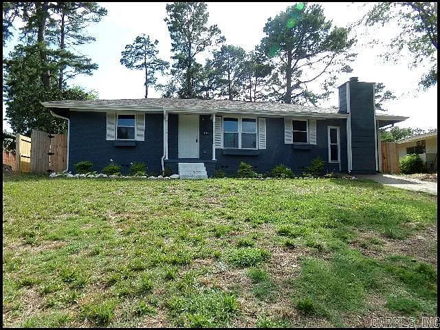 4 bed, 3.0 bath, 2077 sqft, $1,975 — Photo 2