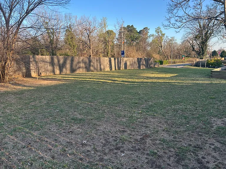 1251 E 31st Ct — Photo 38