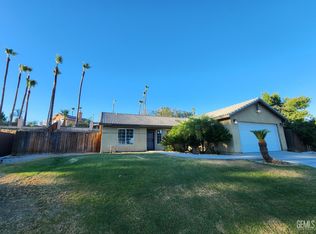 7904 Dennis Ct, Bakersfield, CA 93306