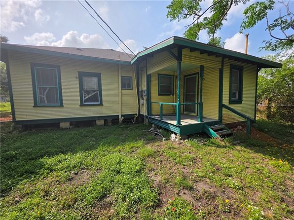 813 S Houston St, Aransas Pass, TX 78336
