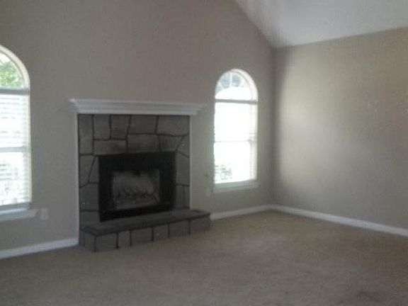 2nd image of 8 Doe Run Ct