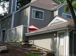 8 Country Walk, Shelton, CT 06484