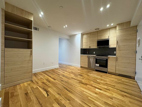 3rd image of 1079 Fulton St #3C