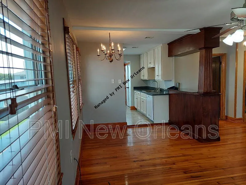 2 bed, 1.0 bath, 1000 sqft, $1,300 — Photo 4