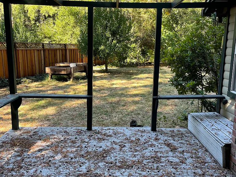 10030 Riverside Dr — Photo 18