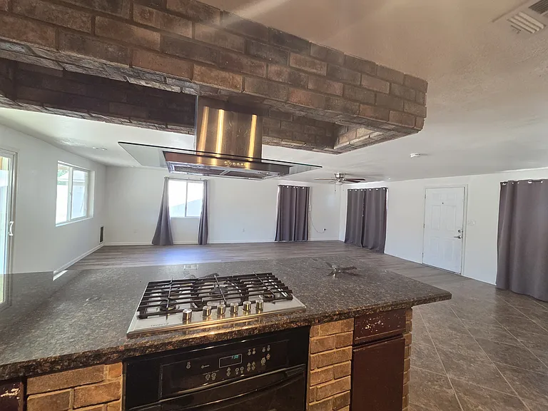 3643 E Ludlow Dr — Photo 7
