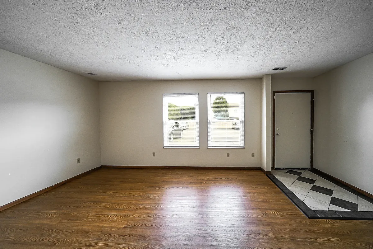 Building Photo - 1531 Whitehall Blvd