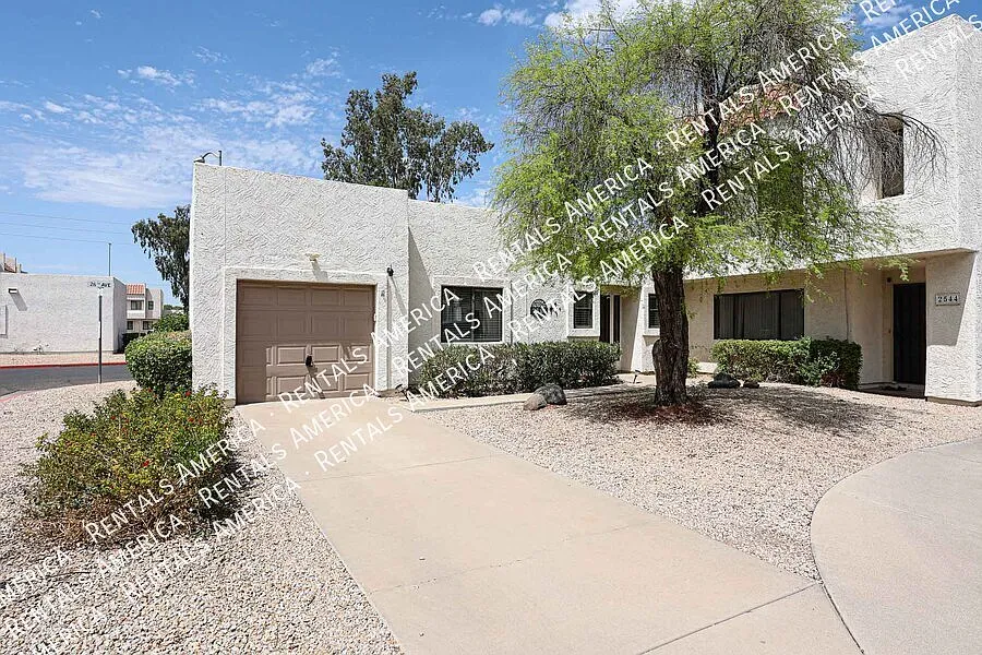 Charming 2-Bedroom, 2-Bath Rental with Private Backyard & Garage — Photo 3