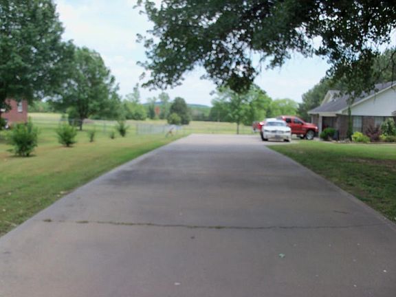 2nd image of 17 Hickory Ln