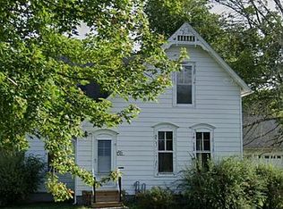 303 E McKibben St, Rossville, IL 60963