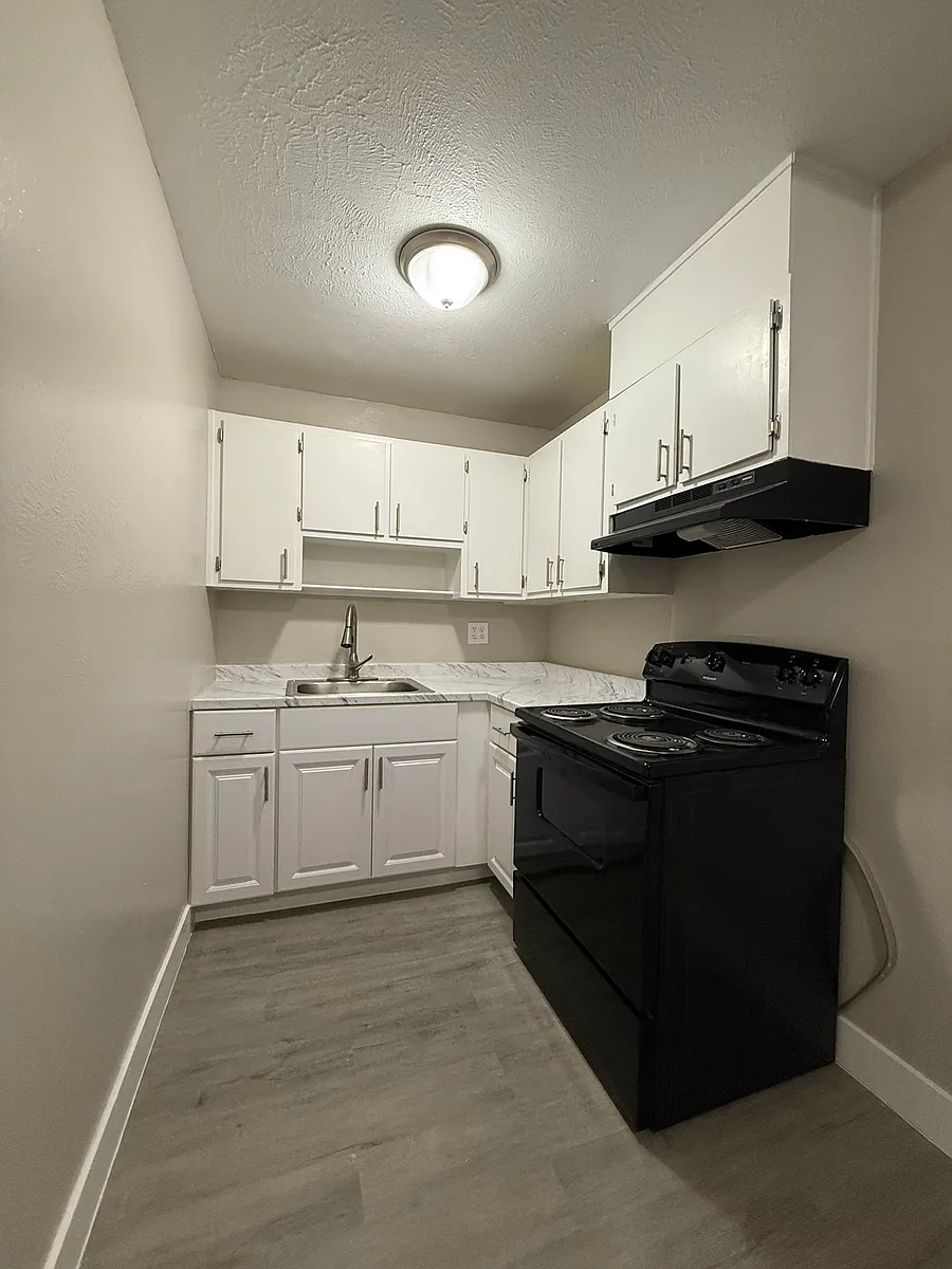 Building Photo - Tailwinds Apartments