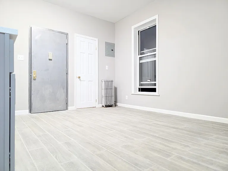 4405 5th Ave #4R — Photo 5