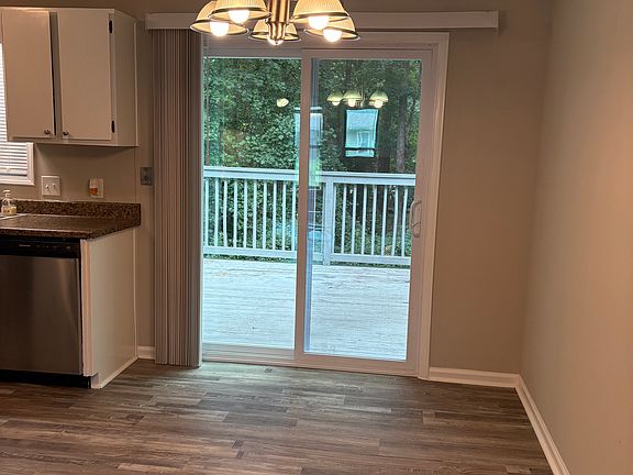 4th image of 2957 Lakemont Dr SW
