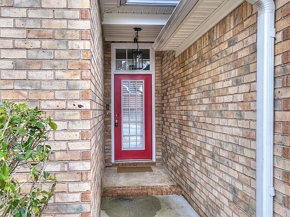 3rd image of 2713 Devereux Drive