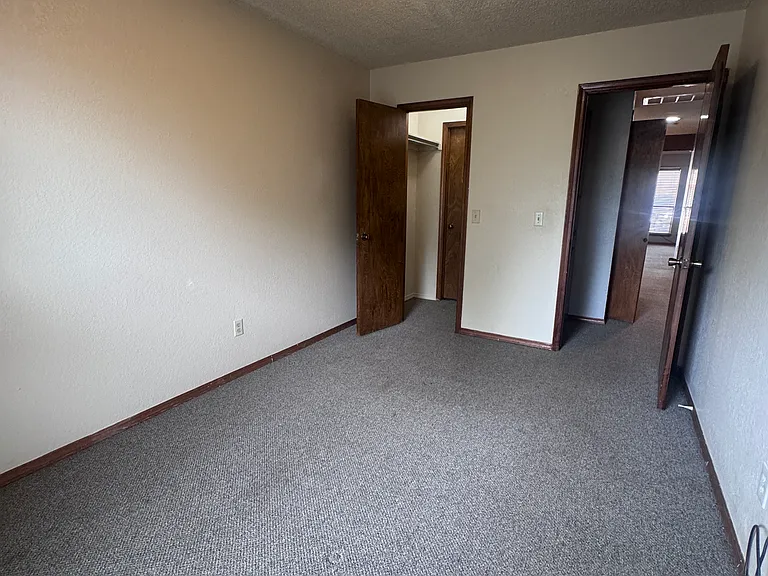 1704 N Gleason Ave — Photo 10