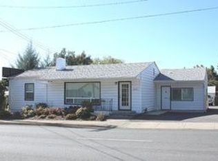 1320 NE 7th St, Grants Pass, OR 97526