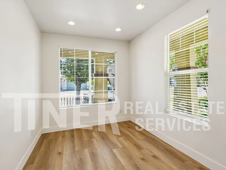 9716 Marianna Way — Photo 11