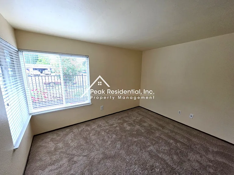 6249 Sunmist Way — Photo 19