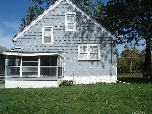 3rd image of 4304 Hess Ave