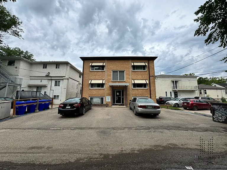 1322 College Dr — Photo 4