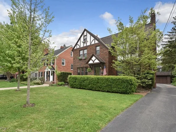 26945 Russell Rd, Bay Village, OH 44140