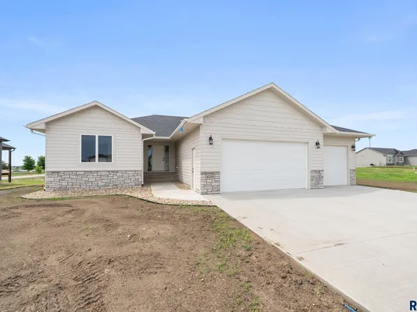 6705 37th St, Sioux Falls, SD 57110