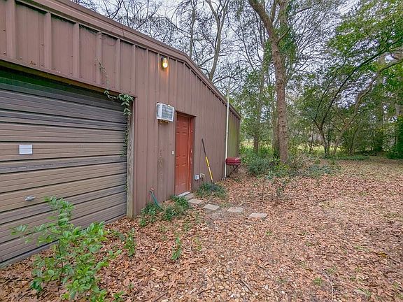 3rd image of 16477 Piper Ln