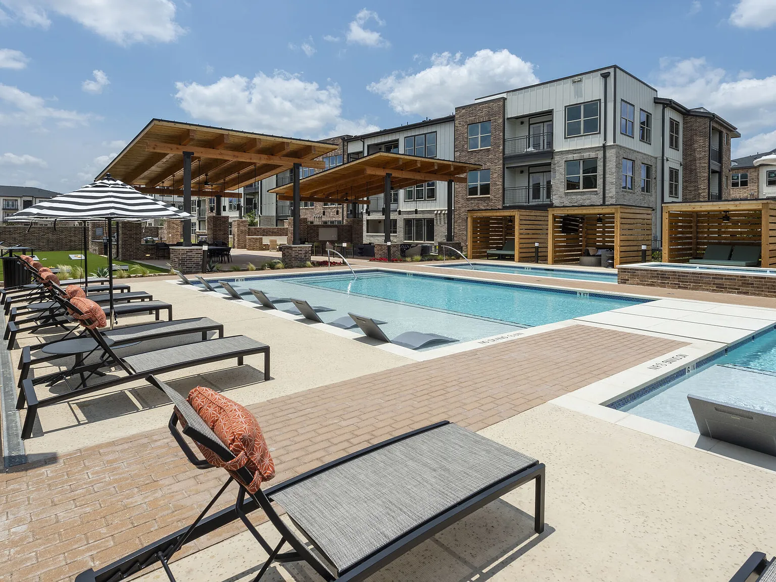 Lenox Grand West — Photo 2