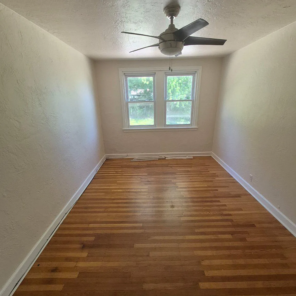 2 bed, 1.0 bath, 850 sqft, $1,295 — Photo 1