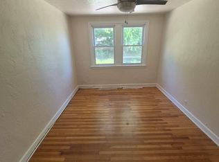 395 1/2 E Cliveden St Floor 1, Philadelphia, PA 19119