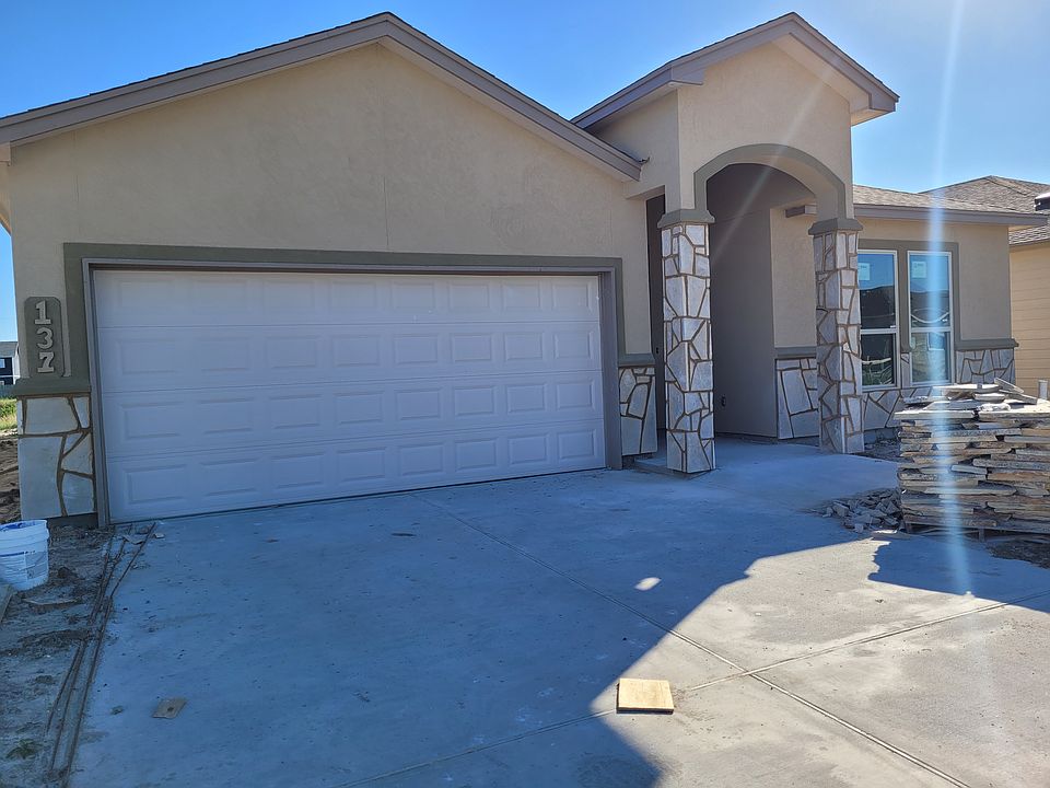 1st image of 137 Bismarck Palm Cir