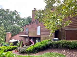 26 Meadowview Dr, Annandale, NJ 08801