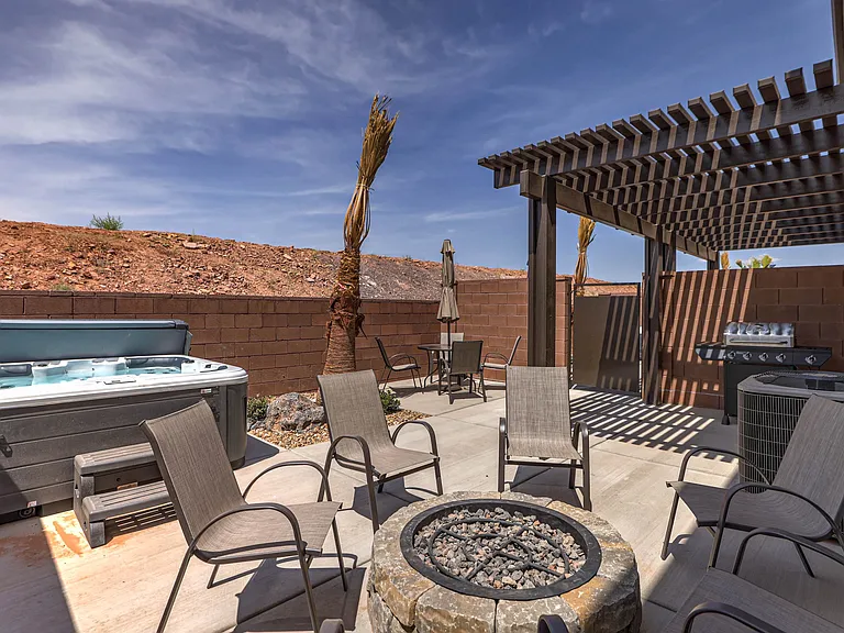 1311 E Vista Roja Pl — Photo 4