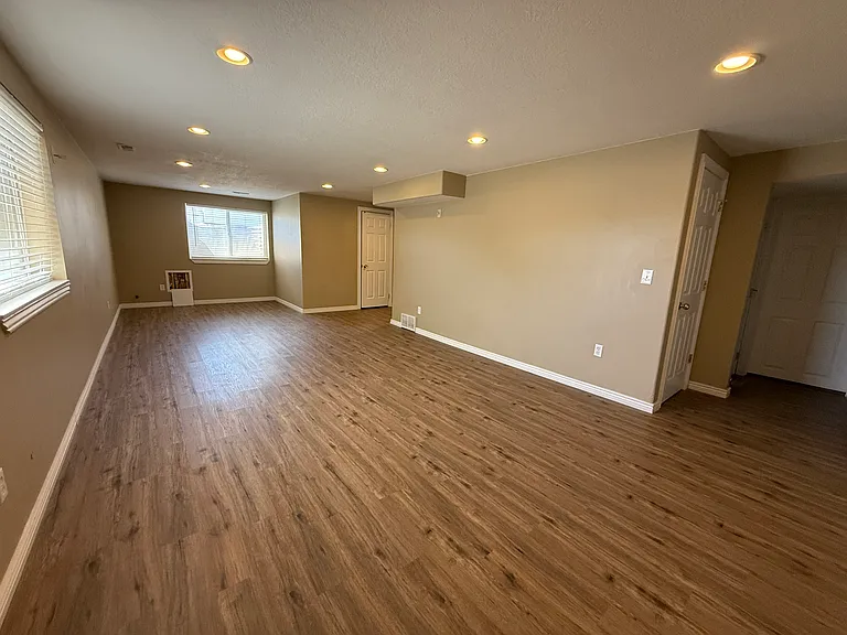 4091 S 1100 W — Photo 15
