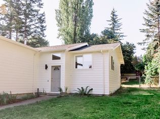 206 Hawthorn Rd, Bellingham, WA 98225