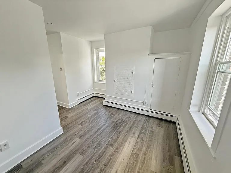 213 Partition St — Photo 5